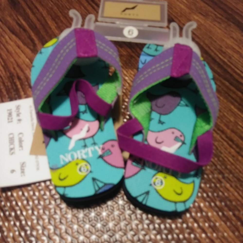 NWT flip flops with chicks